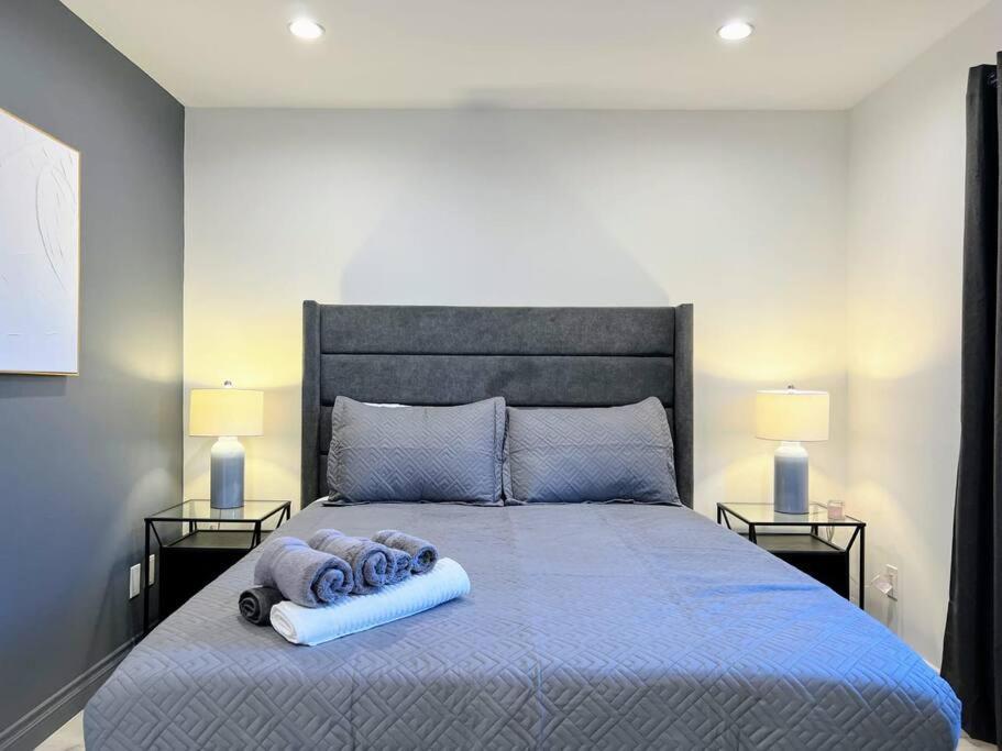 Hollywood Black Habitat Los Angeles Exterior photo