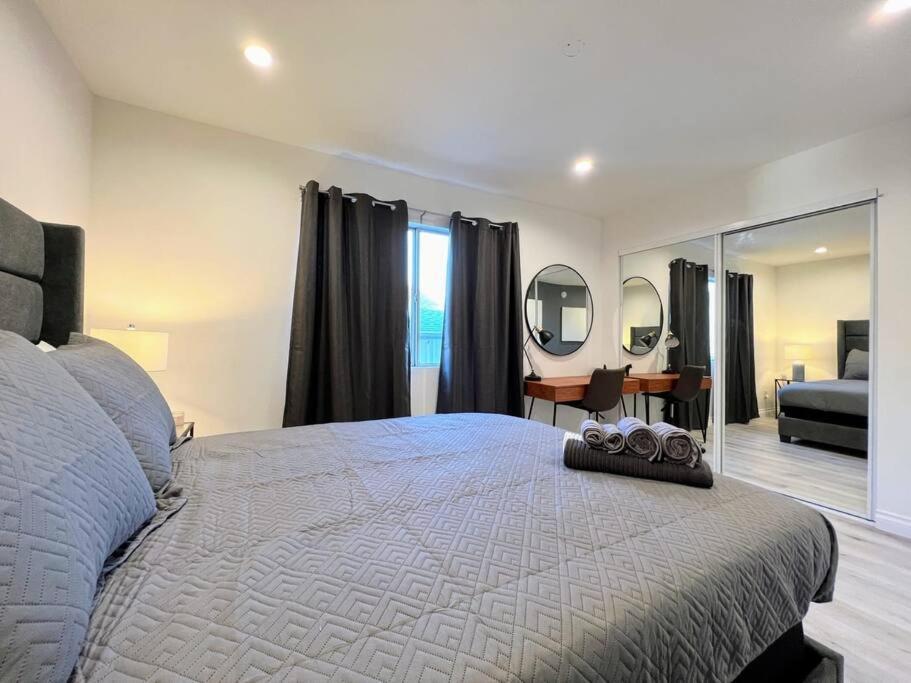 Hollywood Black Habitat Los Angeles Exterior photo